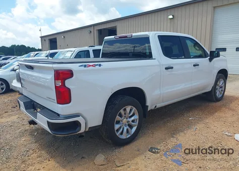 2023 Chevrolet Silverado 1500 4Wd Short Bed Custom z USA, uszkodzony, nr VIN 3GCPDBEK0PG269601